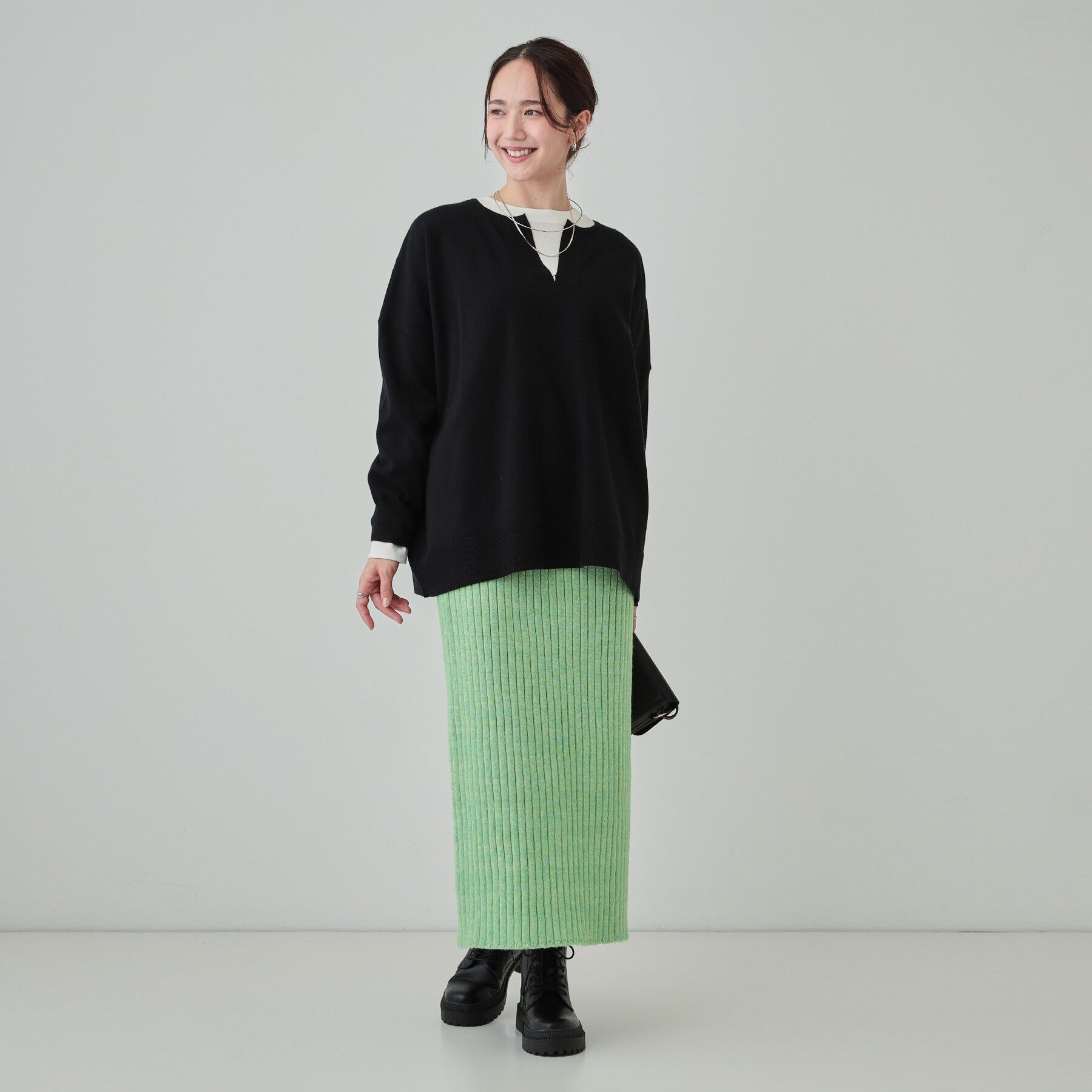 SHOO･LA･RUE「【洗える】レイヤードコーデも楽しめる もちもちVネックニット」|ニット・セーター|