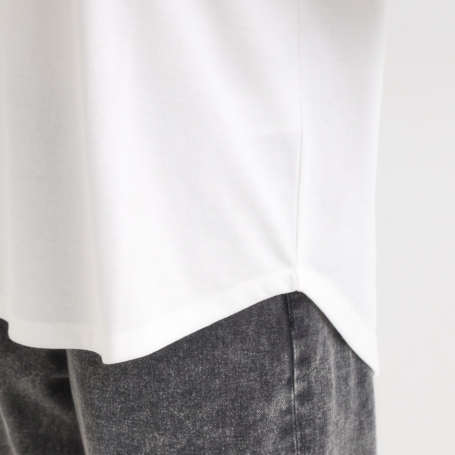 SHOO･LA･RUE「【洗濯機可/S-LL】周りと差がつく チェーンステッチロゴロンT」|Tシャツ・カットソー|