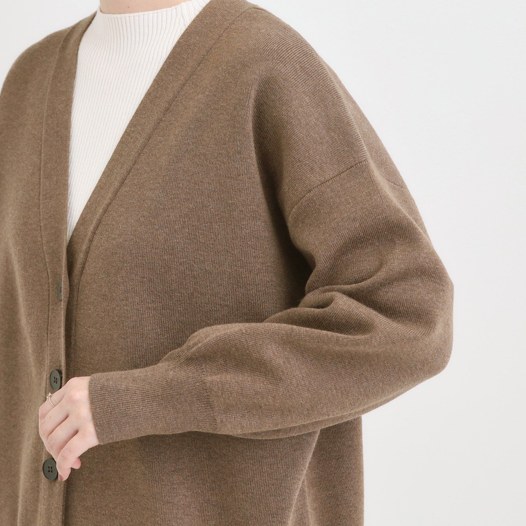 SHOO･LA･RUE「【洗える/毛玉レス】表面がきれいなVネックカーディガン」|カーディガン|