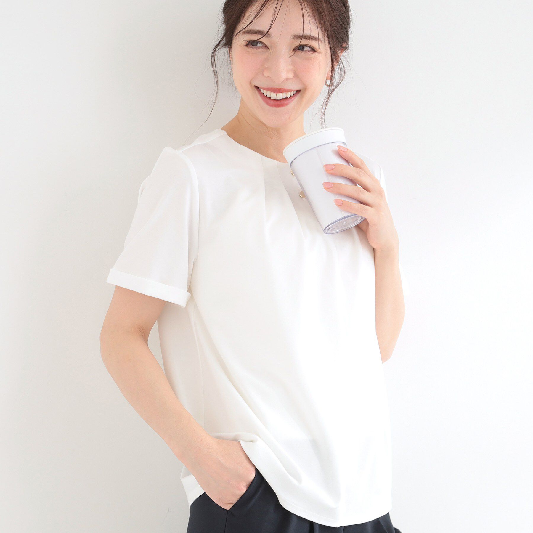 SHOO･LA･RUE「【洗濯後しわになりにくい/UV/S-LL】Tシャツ感覚できれい見え ひんやりタックTブラウス」|シャツ・ブラウス|オフホワイト(003