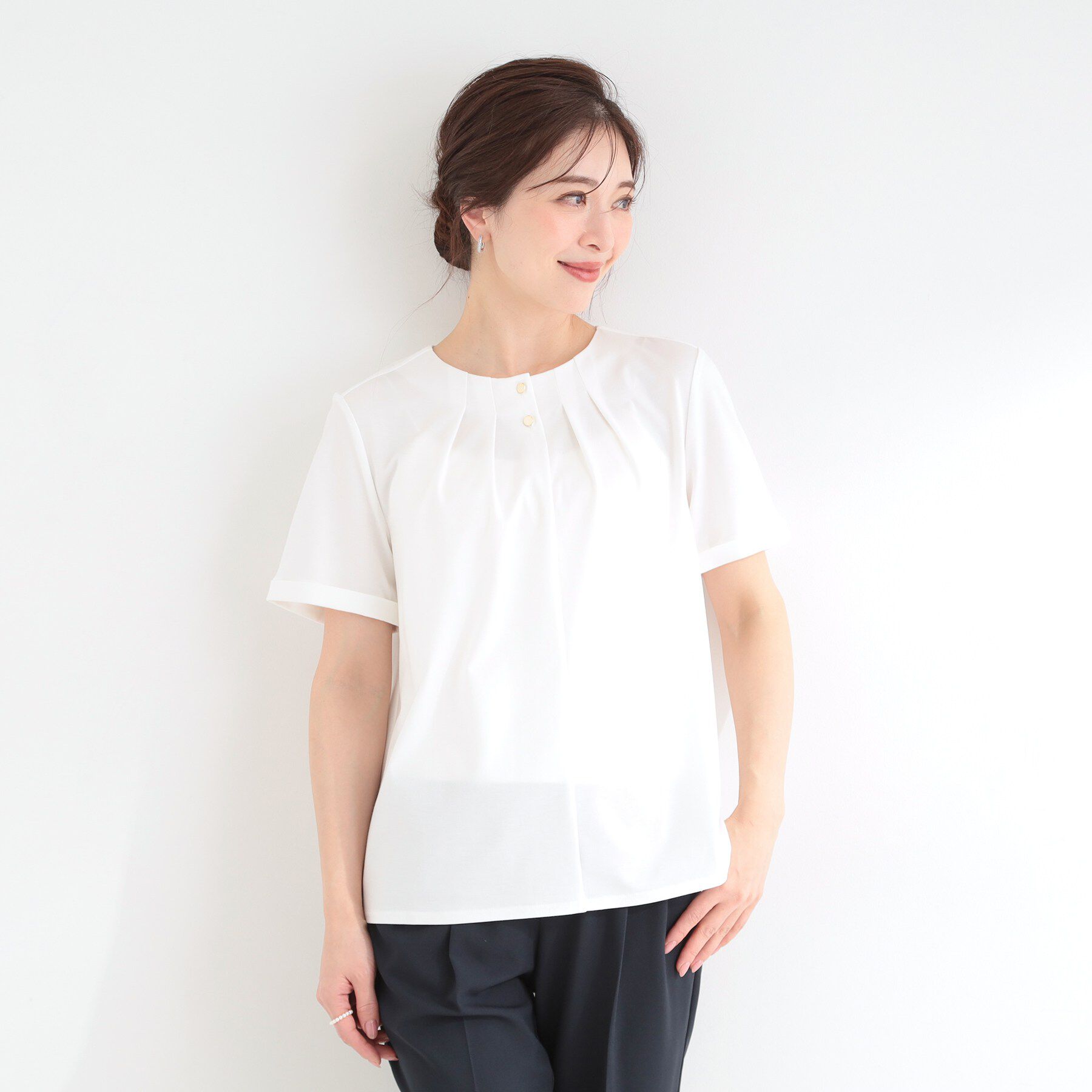 SHOO･LA･RUE「【洗濯後しわになりにくい/UV/S-LL】Tシャツ感覚できれい見え ひんやりタックTブラウス」|シャツ・ブラウス|