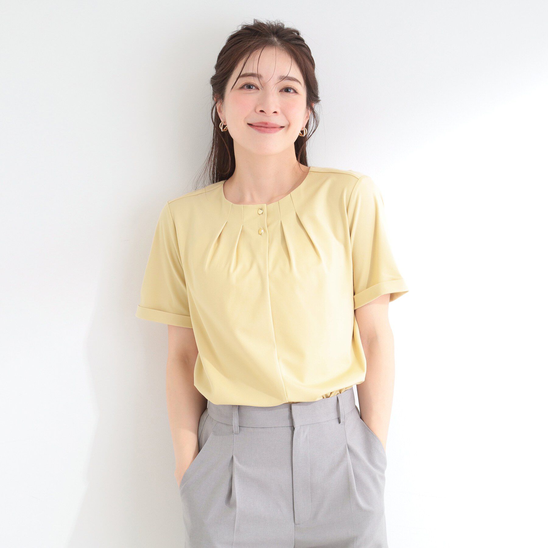 SHOO･LA･RUE「【洗濯後しわになりにくい/UV/S-LL】Tシャツ感覚できれい見え ひんやりタックTブラウス」|シャツ・ブラウス|