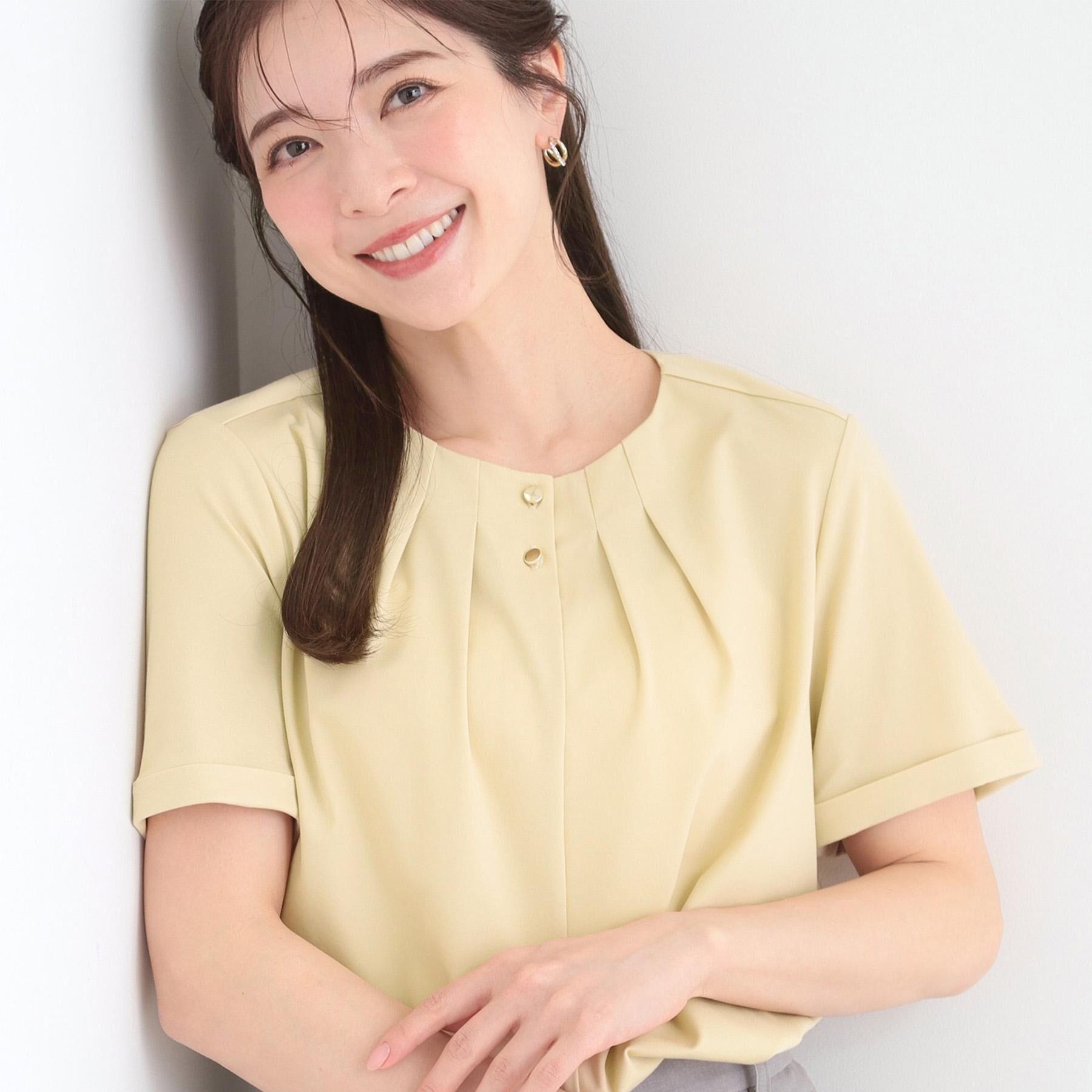 SHOO･LA･RUE「【洗濯後しわになりにくい/UV/S-LL】Tシャツ感覚できれい見え ひんやりタックTブラウス」|シャツ・ブラウス|イエロー(031)