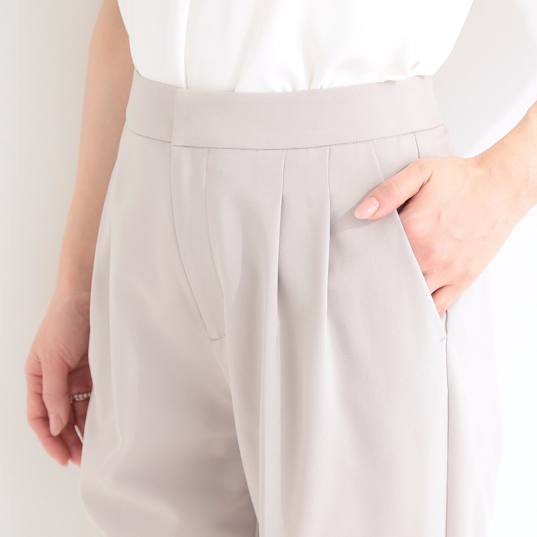 SHOO･LA･RUE「【ひんやり/セットアップ可】洗濯後しわになりにくい　タックテーパードパンツ」|その他|