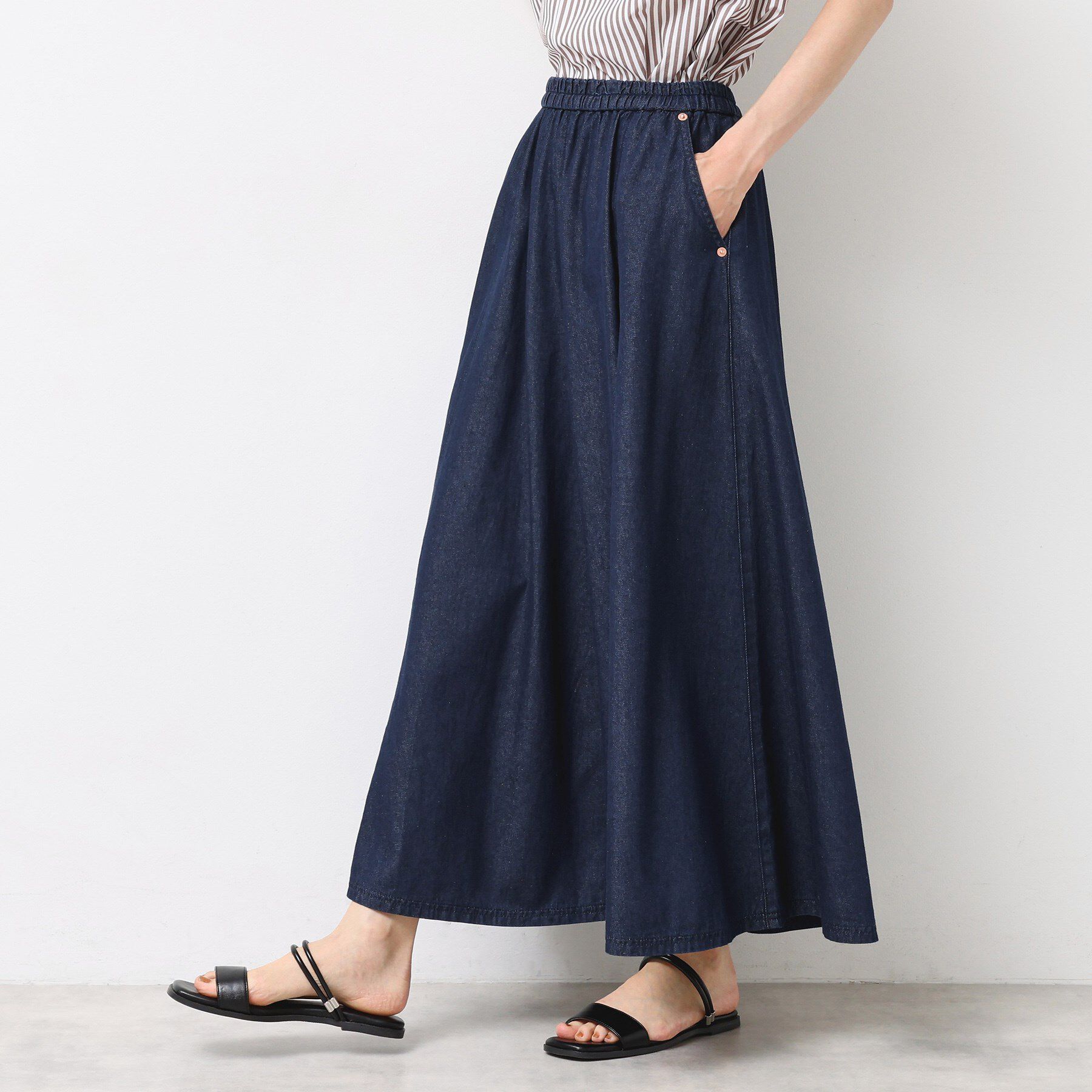 Dessin「【ウエストゴム・洗える】ライトオンスデニムフレアスカート」|スカート|