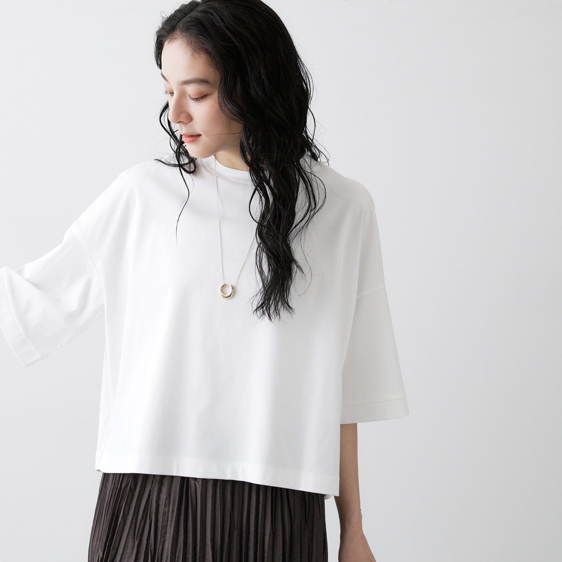 Dessin「【体型カバー/五分袖】美光沢カットソーボクシーシルエット」|Tシャツ・カットソー|