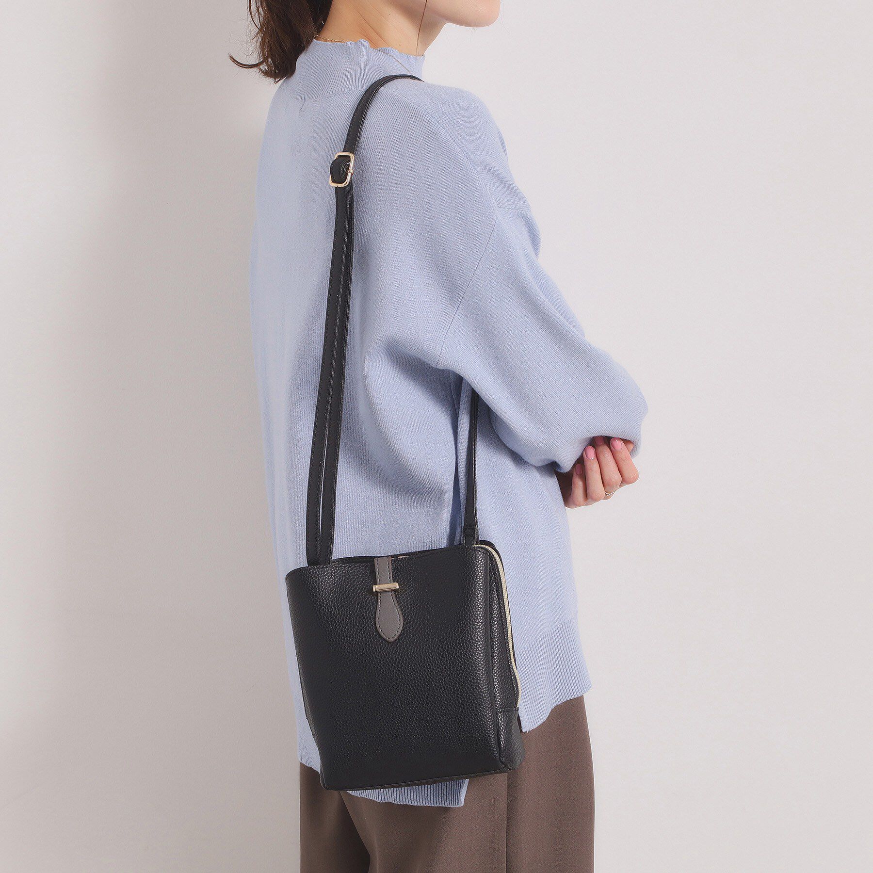 ITS&rsquo;DEMO「ベルト三層ミニショルダー」|ショルダー・メッセンジャー|ブラック(019)