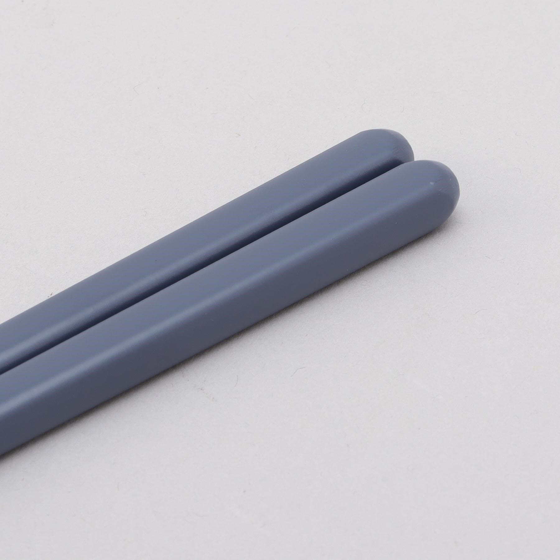 212 KITCHEN STORE「ほんとうにすべらないお箸 23cm マイルドネイビー」|食器・キッチングッズ|