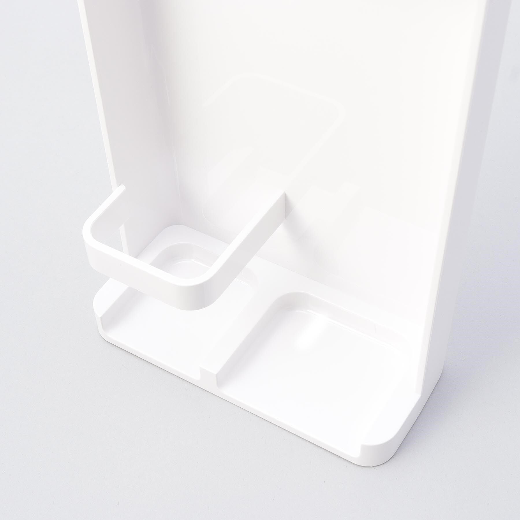 212 KITCHEN STORE「目隠しチューブ＆歯ブラシスタンド スリム WH 山崎実業 ＜tower タワー＞」|食器・キッチングッズ|