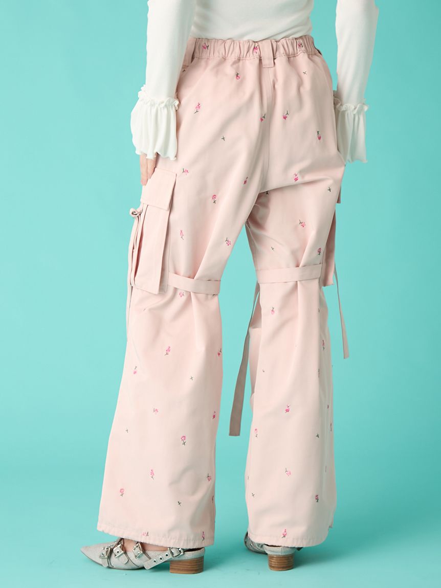 FURFUR「【WEB・一部店舗限定カラー】フラワー刺繍カーゴパンツ」|チノ|