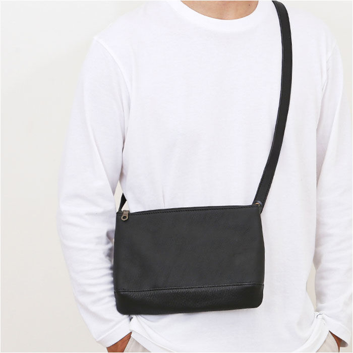 BACKYARD FAMILY「サコッシュバッグ メンズ レザー alto 通販 ショルダーバッグ サコッシュ 斜め掛け 牛革」|ショルダー・メッセンジャー|