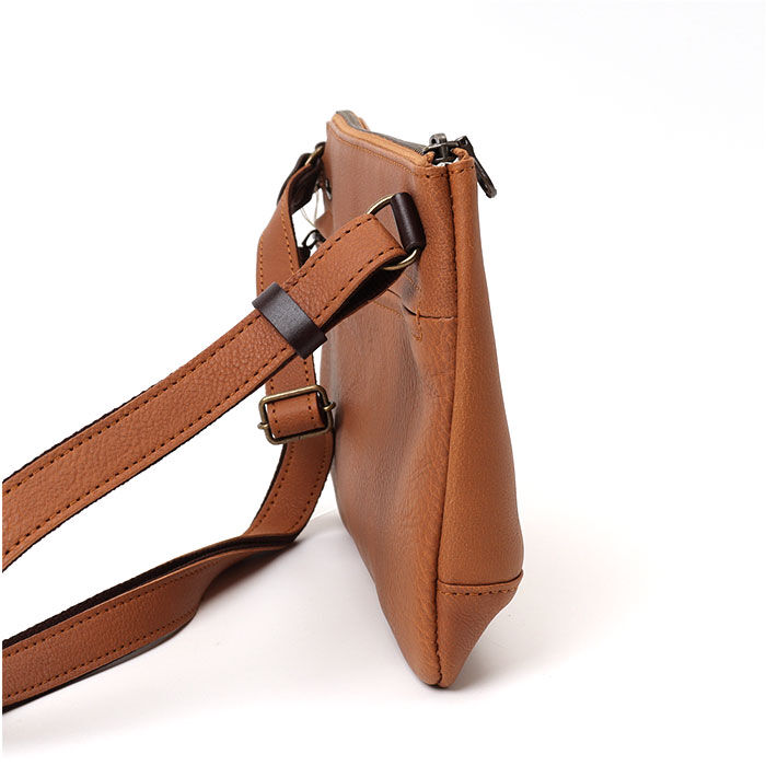 BACKYARD FAMILY「サコッシュバッグ メンズ レザー alto 通販 ショルダーバッグ サコッシュ 斜め掛け 牛革」|ショルダー・メッセンジャー|