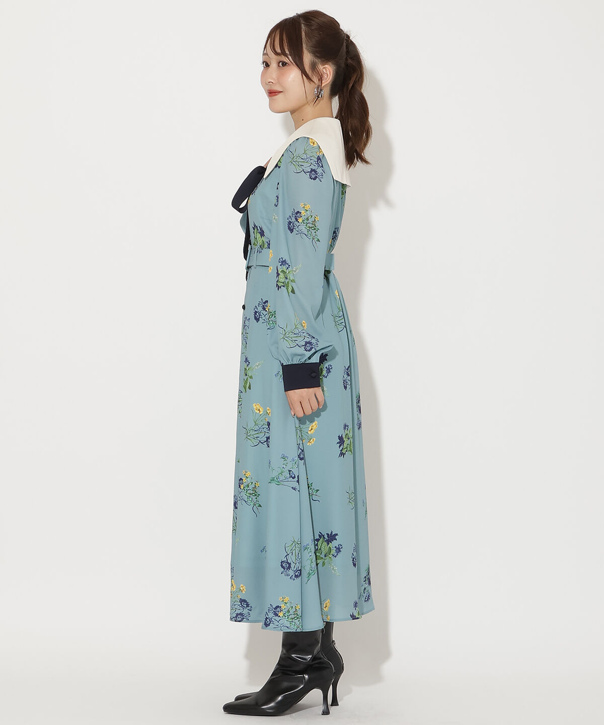 アンドクチュール「ドローイングフラワー配色襟長袖ワンピース」|ワンピース|