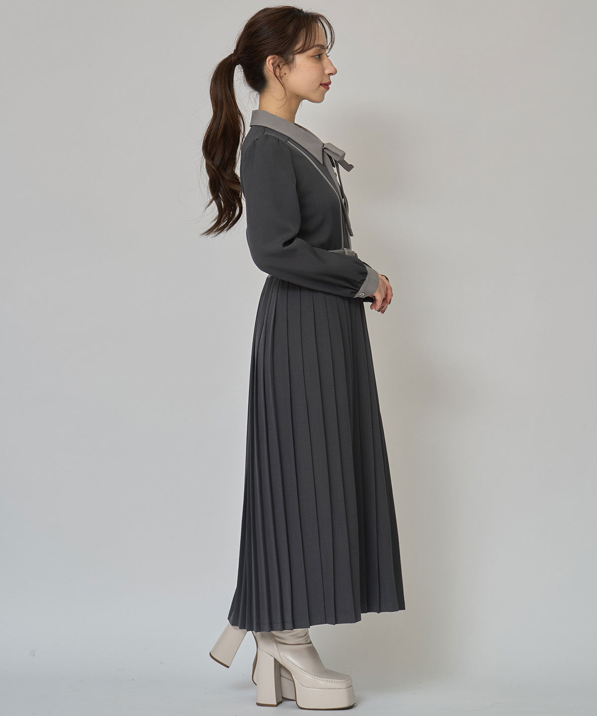 REDYAZEL「クラシカルバイカラーラインリボンタイプリーツロングワンピース」|ワンピース|