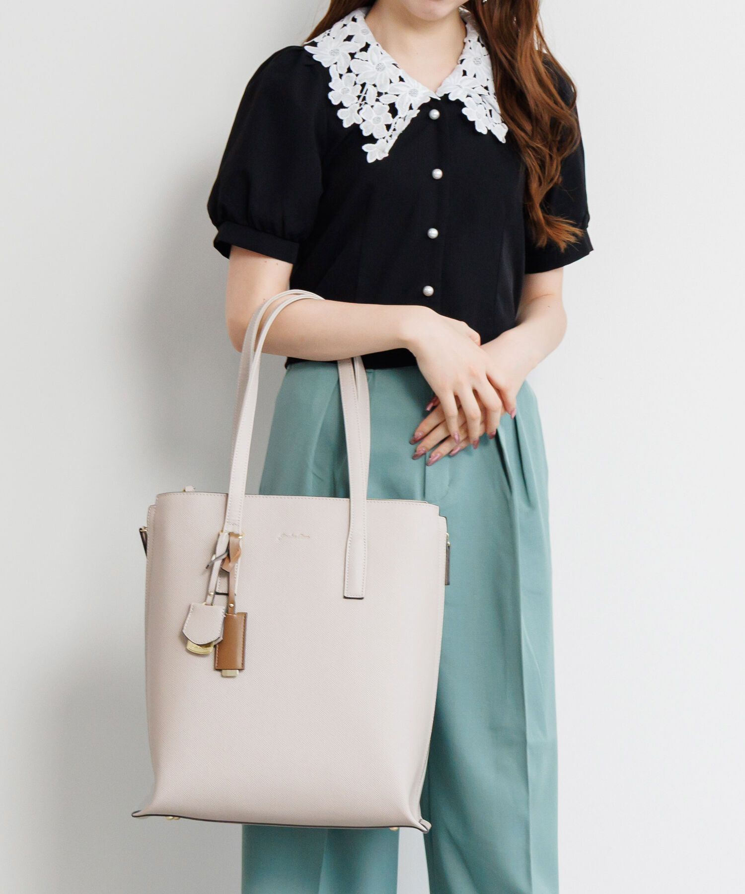 Jewelna Rose「Jewelna Rose OLバッグ・セレム  縦型トートバッグ A4サイズ 16190」|トートバッグ|アイボリー