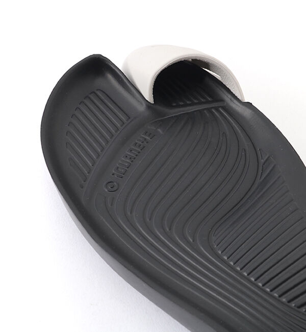  「JUNGLE  【　BODY&times;INSOLE　L.Grey&times;Black】」|サンダル|