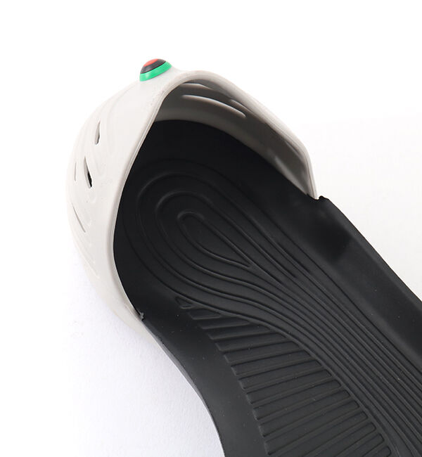  「JUNGLE  【　BODY&times;INSOLE　L.Grey&times;Black】」|サンダル|