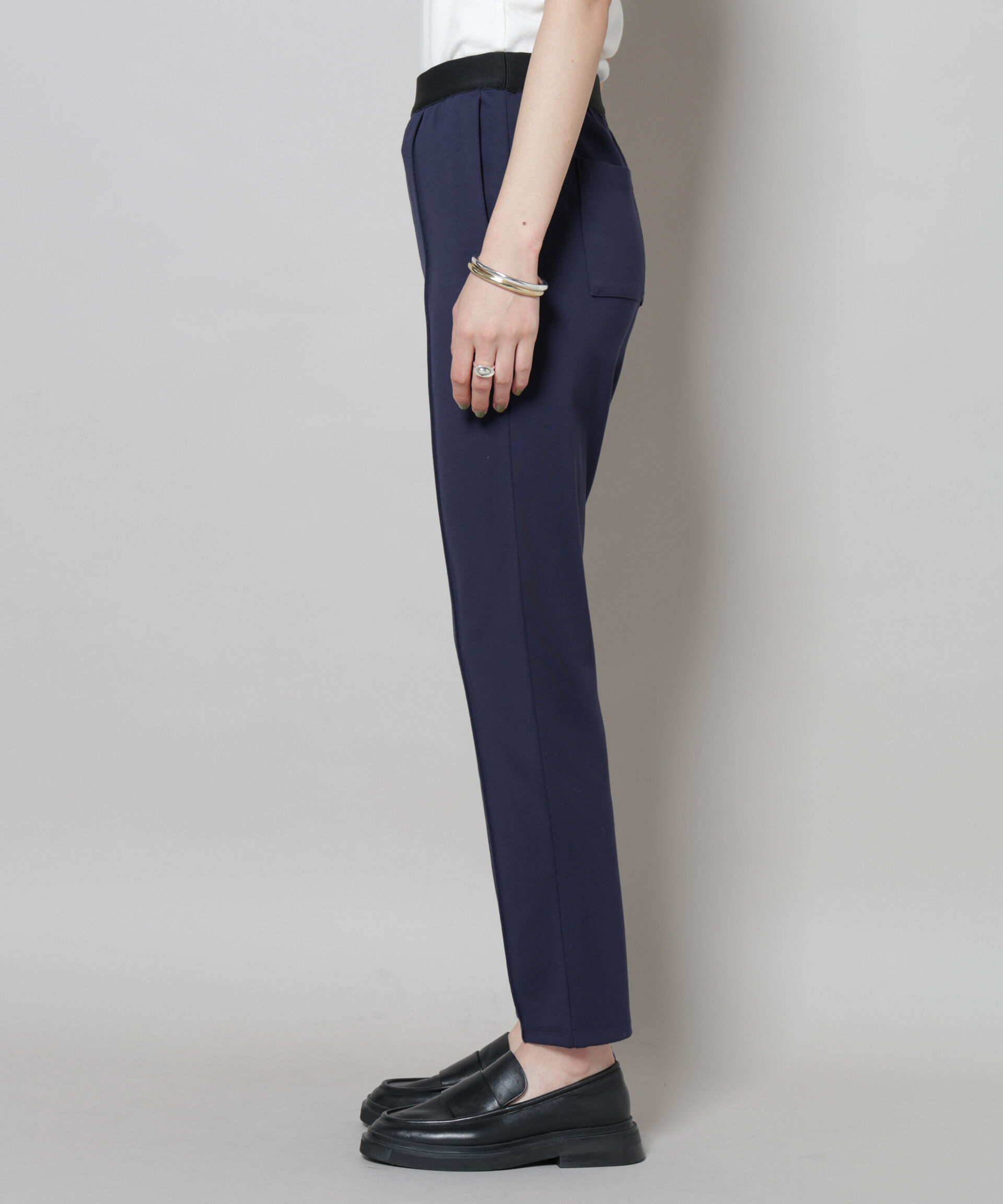 nano･universe「ピンタックポンチスリムパンツ」|チノ|