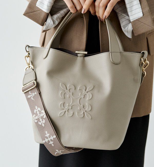  「エンボスモノグラム2WAYタウントートバッグ」|トートバッグ|