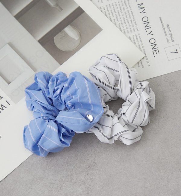  「チャーム付きストライプシュシュ」|その他|ブルー