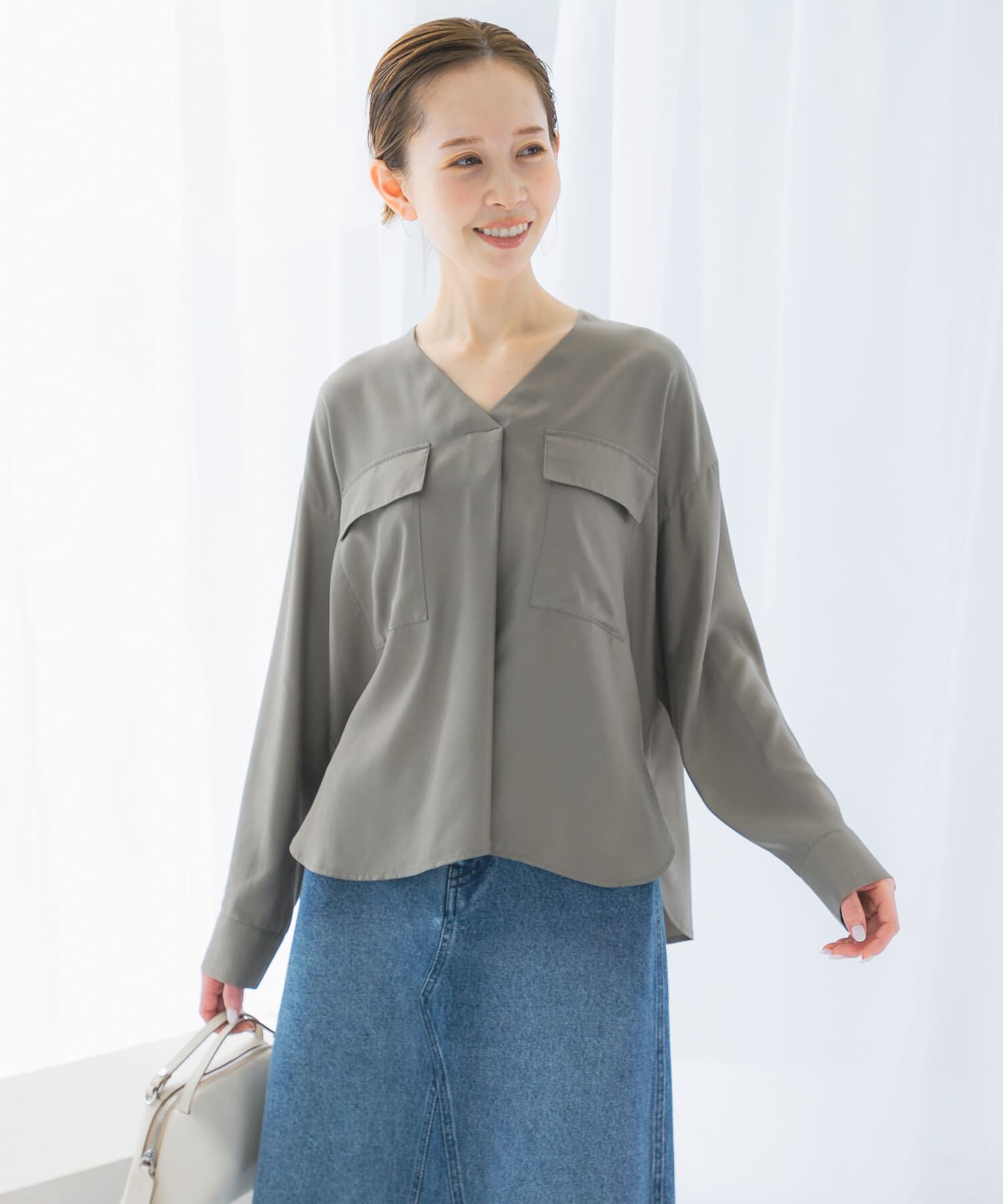 URBAN RESEARCH ROSSO「キュプラツイルVネックブラウス」|シャツ・ブラウス|