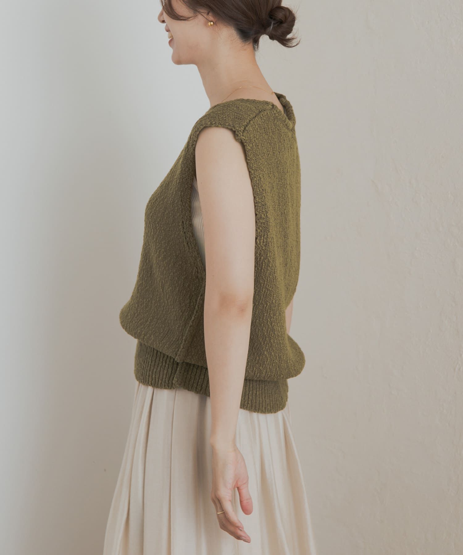 URBAN RESEARCH DOORS「コットンブークレ深Vベスト」|ベスト・ジレ|