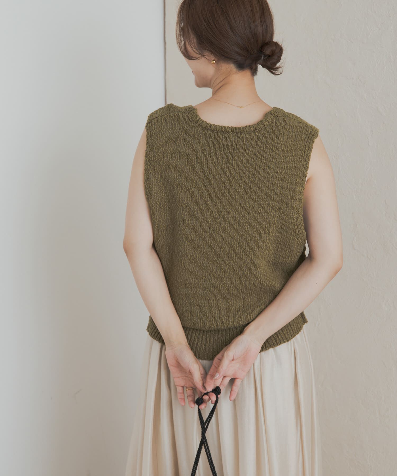 URBAN RESEARCH DOORS「コットンブークレ深Vベスト」|ベスト・ジレ|