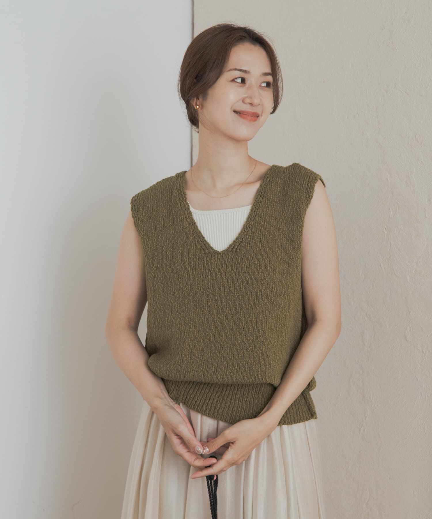 URBAN RESEARCH DOORS「コットンブークレ深Vベスト」|ベスト・ジレ|