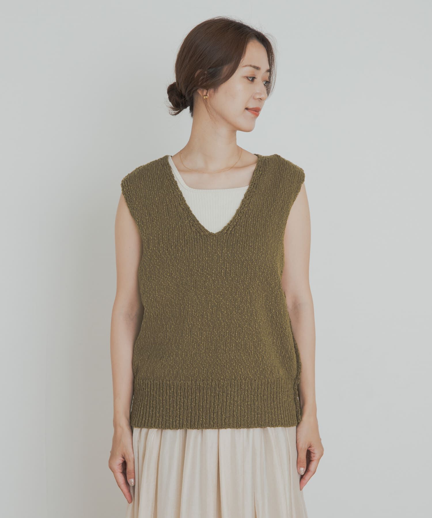 URBAN RESEARCH DOORS「コットンブークレ深Vベスト」|ベスト・ジレ|