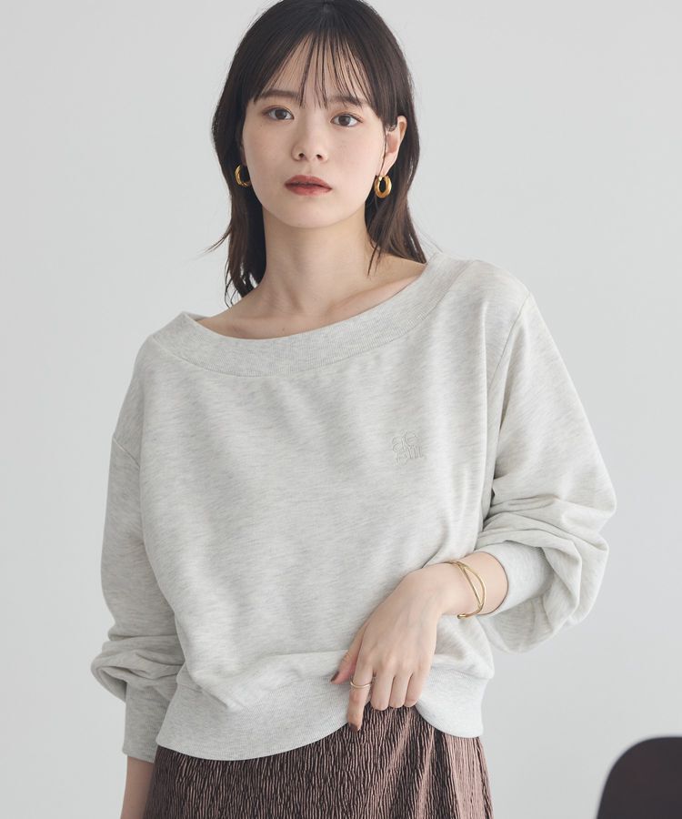 earth music&ecology「ショート丈ワンポイント刺繍オフショルスウェット」|スウェット・ジャージ|Oatmeal