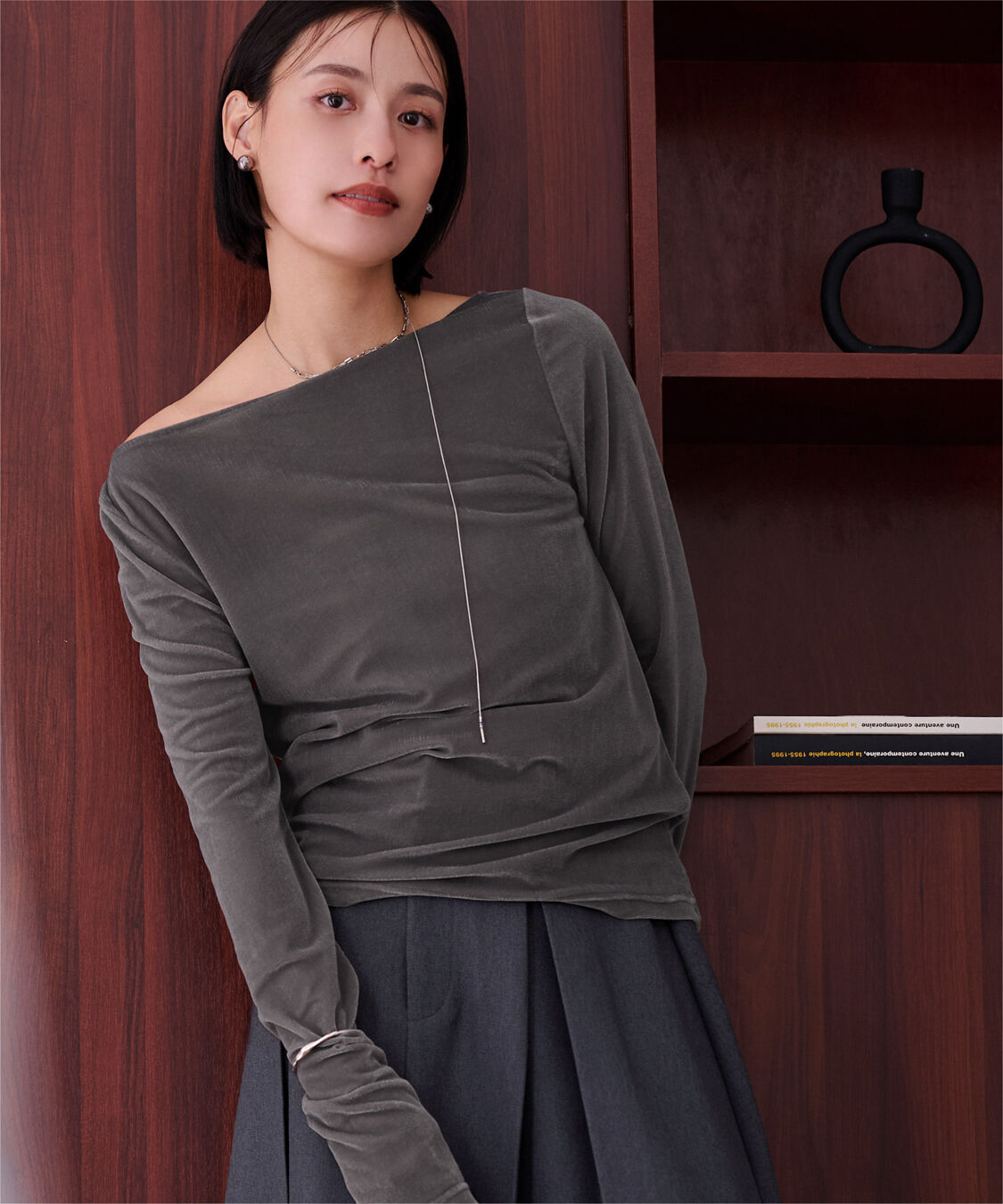 ur's「【黒川翼さんコラボアイテム】2wayボートネックベロアトップス」|Tシャツ・カットソー|