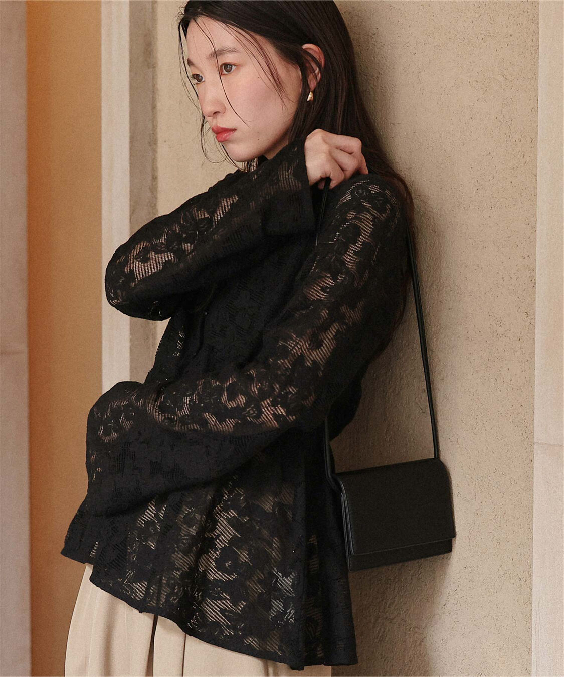 titivate「Vネックペプラムデザインレースブラウス」|シャツ・ブラウス|ブラック