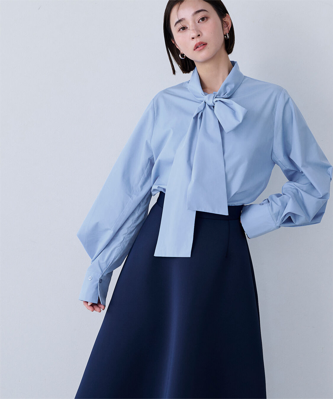 ur's「【小林有里さんコラボアイテム】袖タックボウタイブラウス」|シャツ・ブラウス|