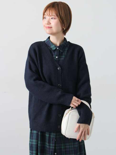 Lugnoncure「ウール混ふわふわVネックカーディガン」|カーディガン|ネイビー