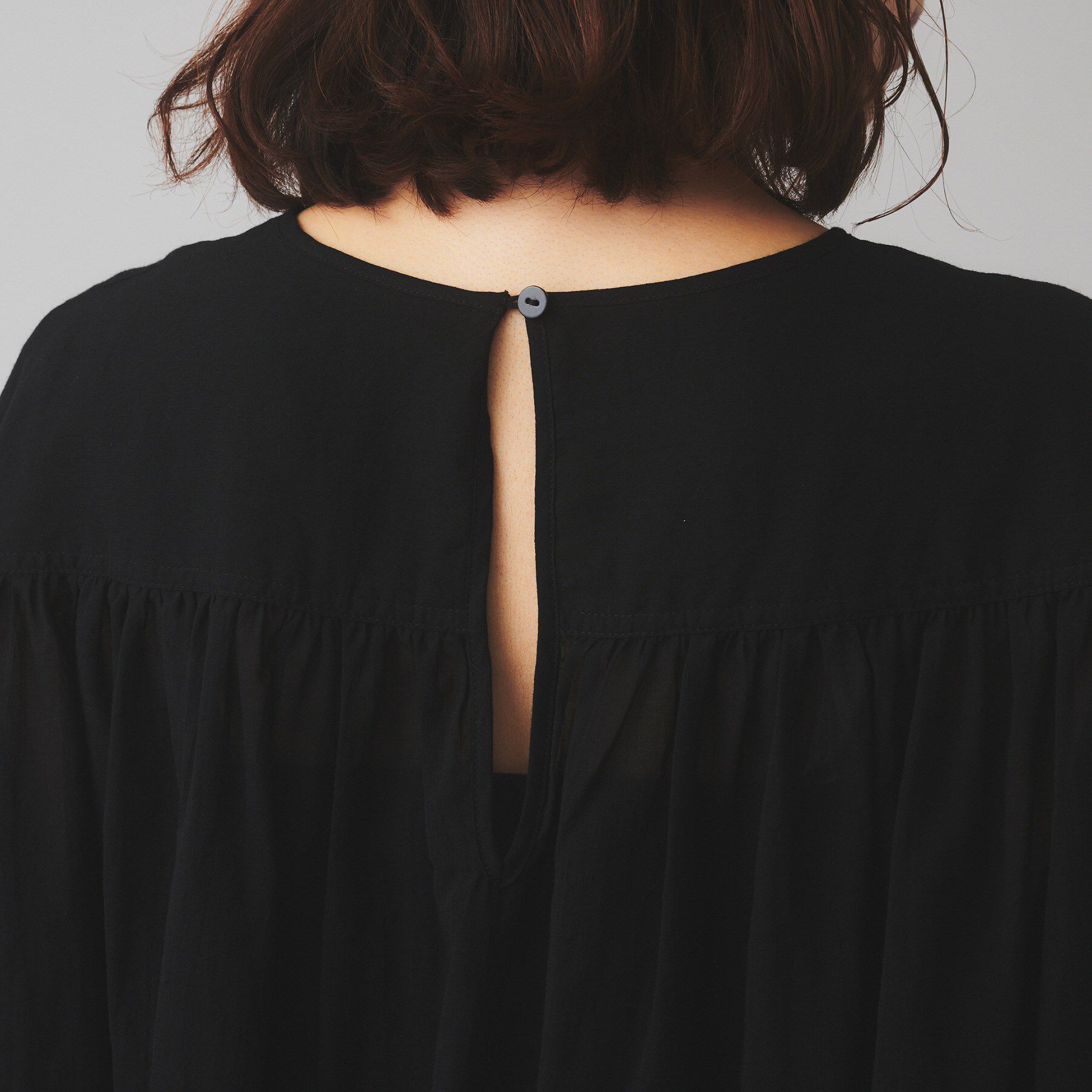 UNTITLED「【Liyoca】コットンシフォン ギャザーブラウス」|シャツ・ブラウス|