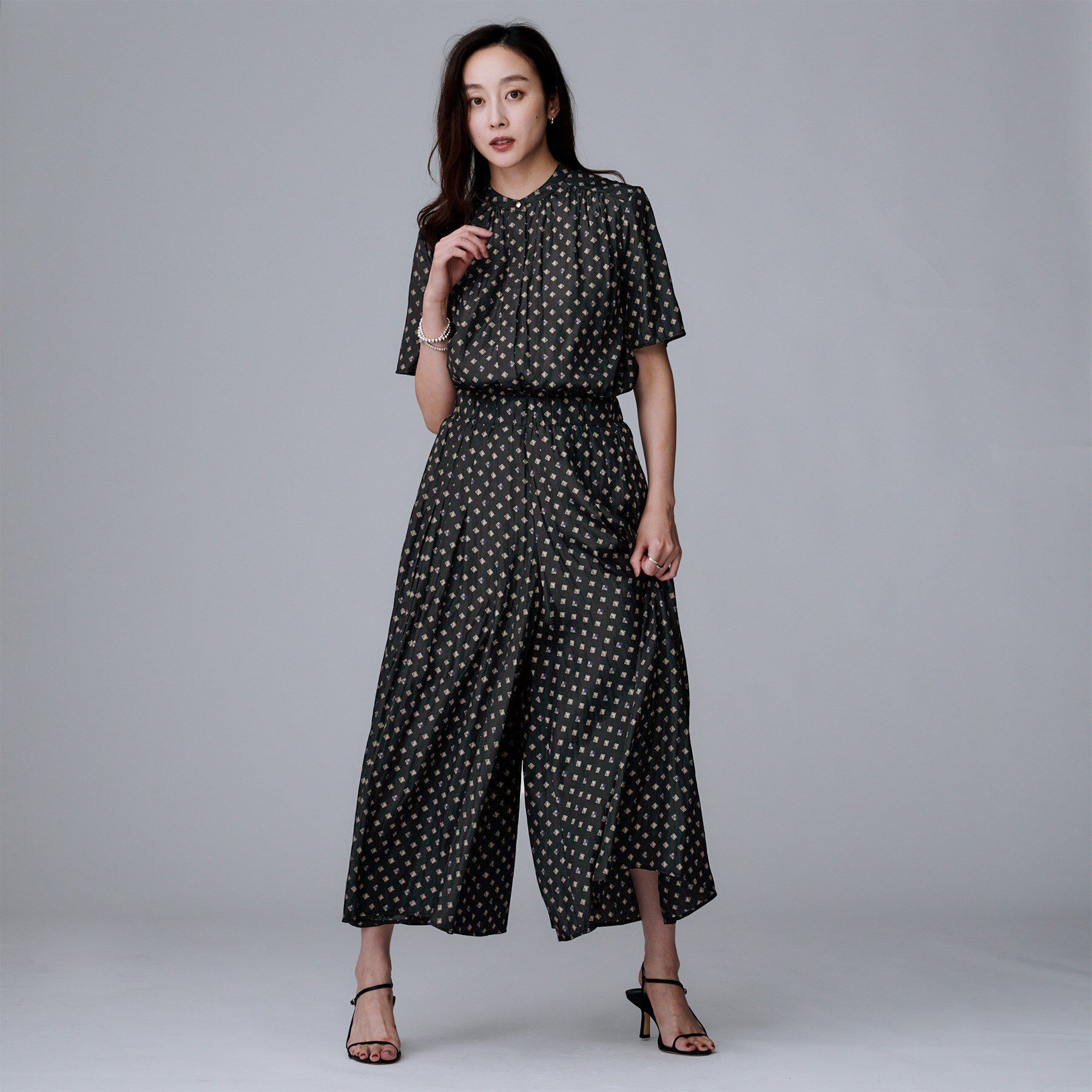 UNTITLED「【セットアップ可/ウエストゴム/リラクシー】スクエアジオメ柄スカーチョ」|その他|