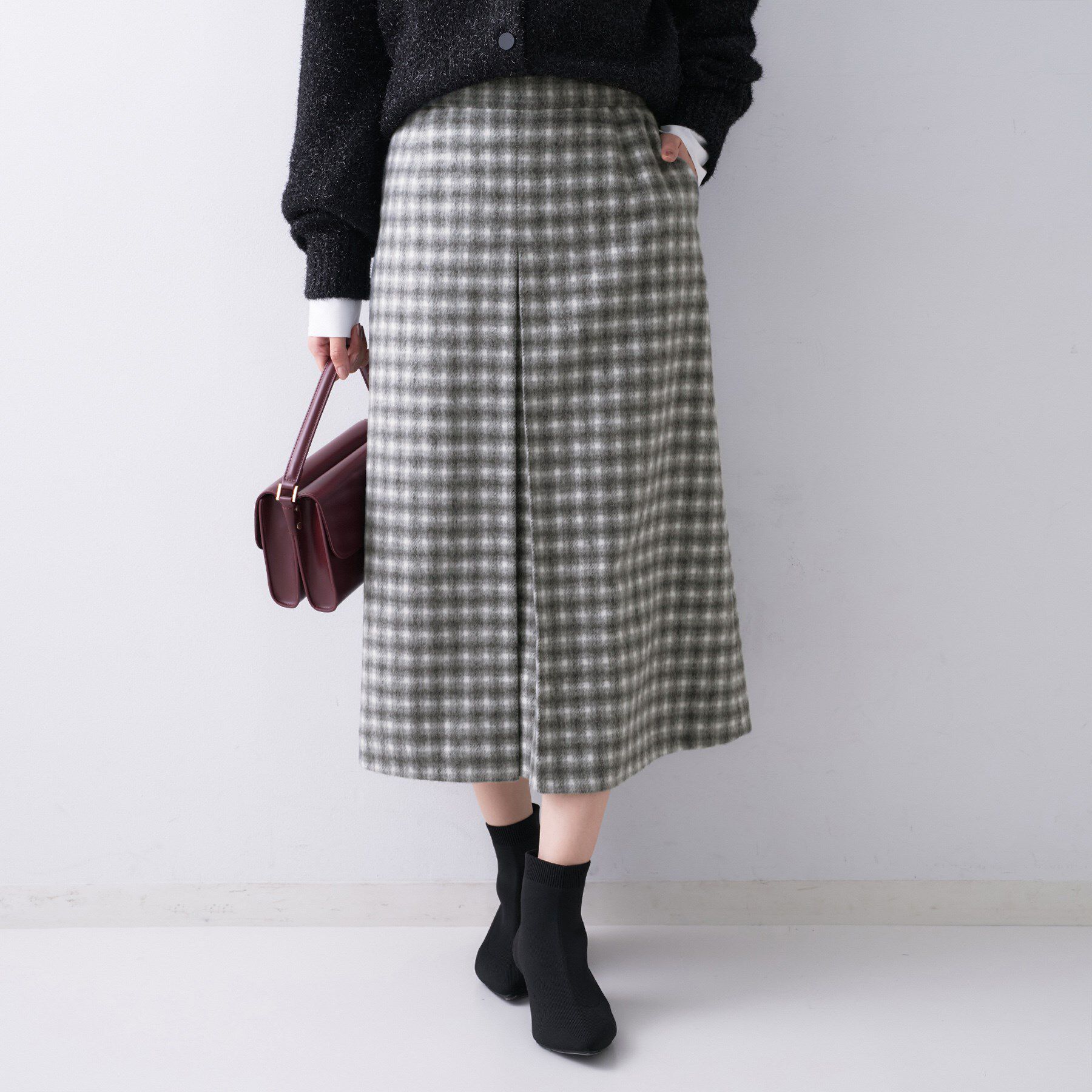UNTITLED「【ふんわり/タイト見え】シャギーチェックスカート」|スカート|