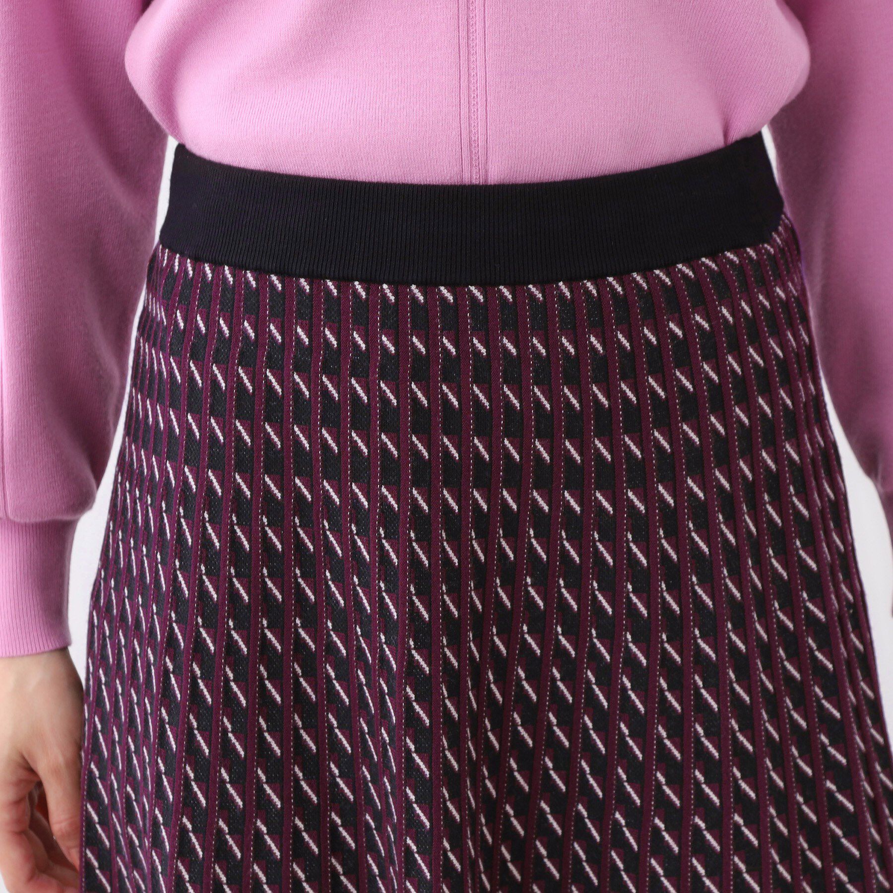 Reflect「【WEB先行カラーあり／セットアップ可】幾何調柄ニットスカート」|スカート|