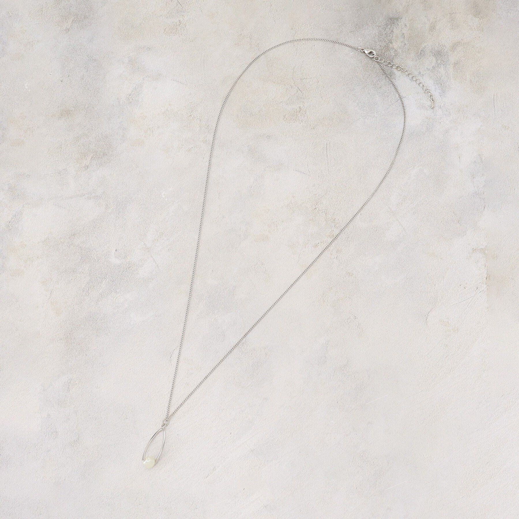 grove「メタルオーバルパール調ロングネックレス」|ネックレス|