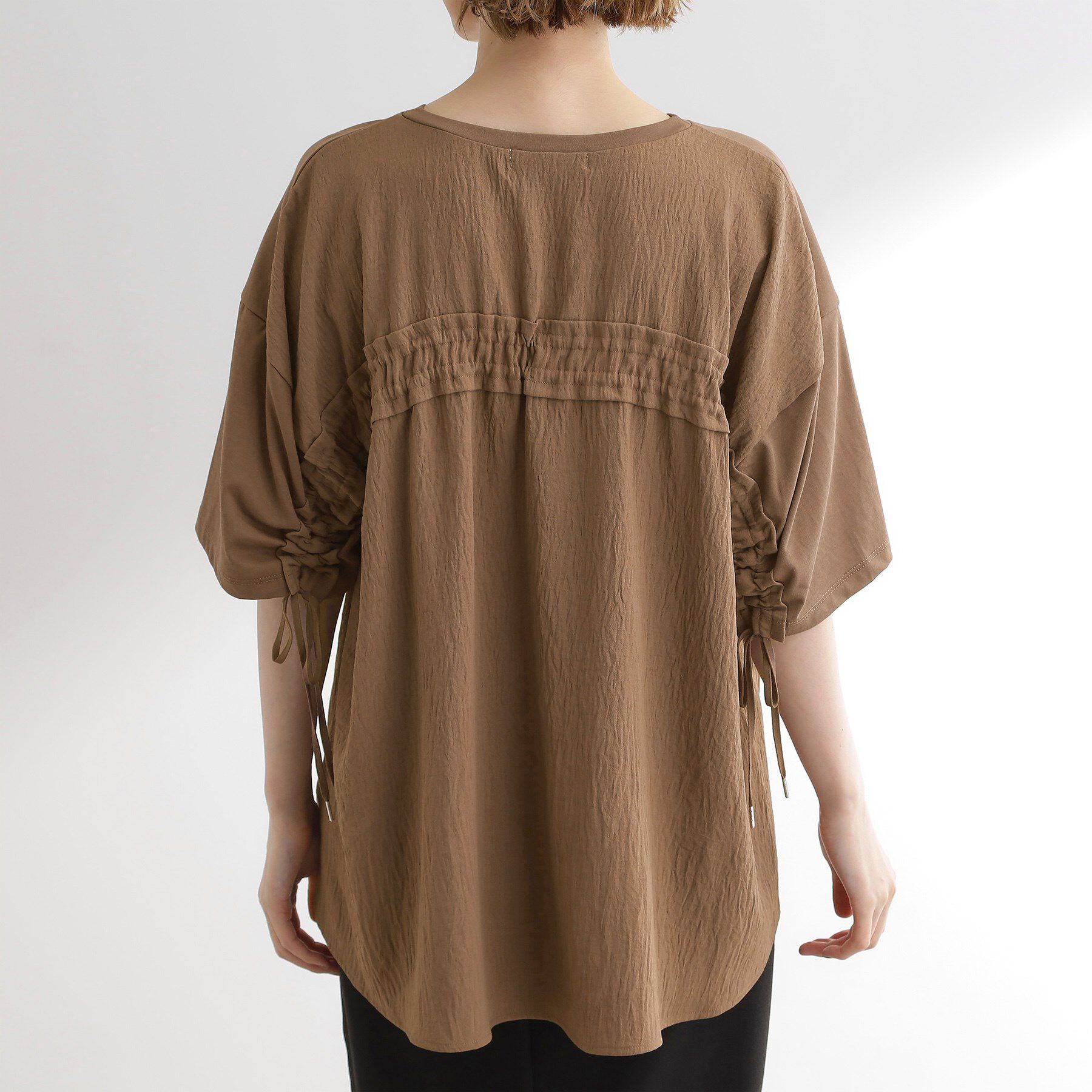 grove「後ろ姿で魅せる　バックドロストシャーリングTシャツ」|Tシャツ・カットソー|