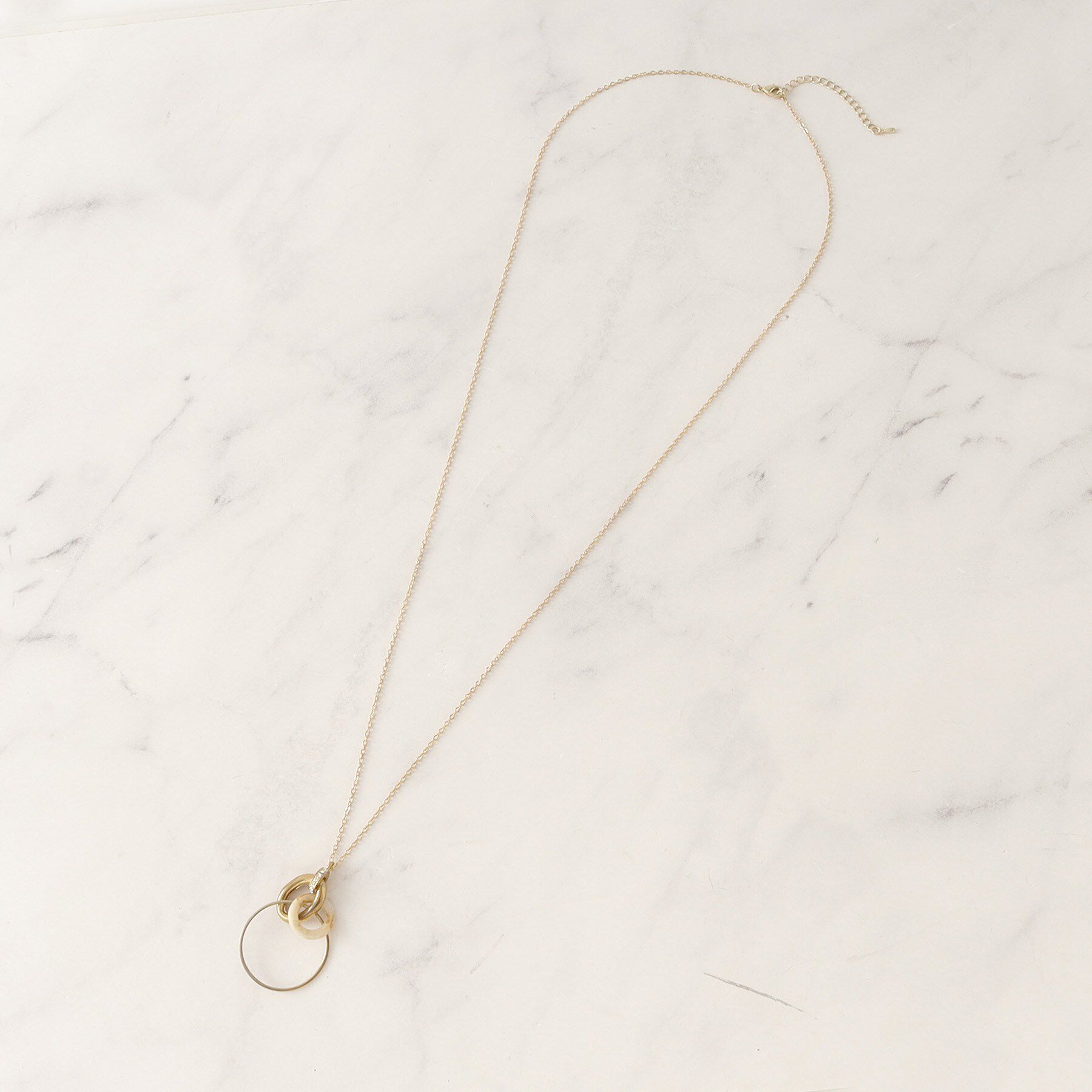 grove「アクリルビジューメタルリングネックレス」|ネックレス|