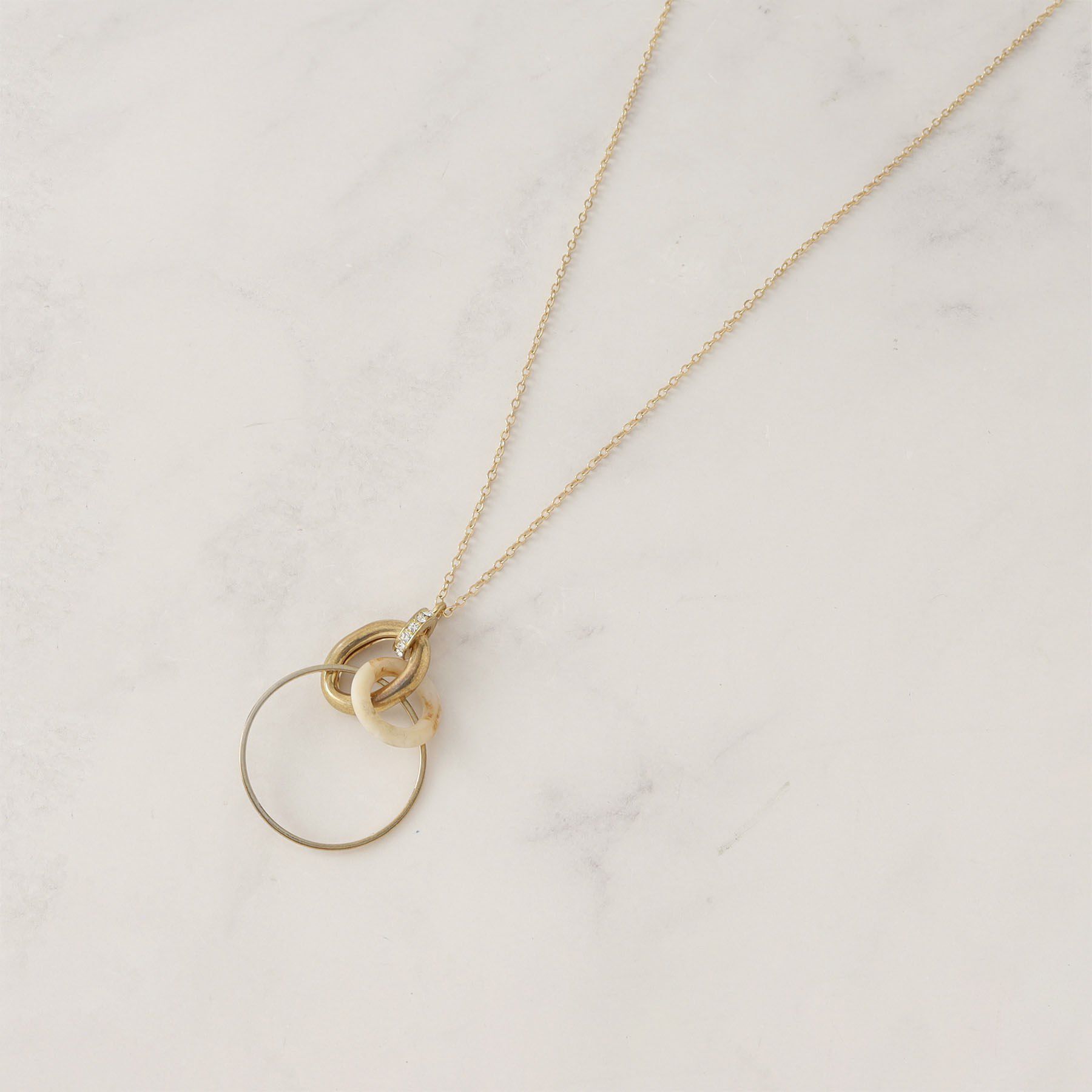 grove「アクリルビジューメタルリングネックレス」|ネックレス|ゴールド(007)