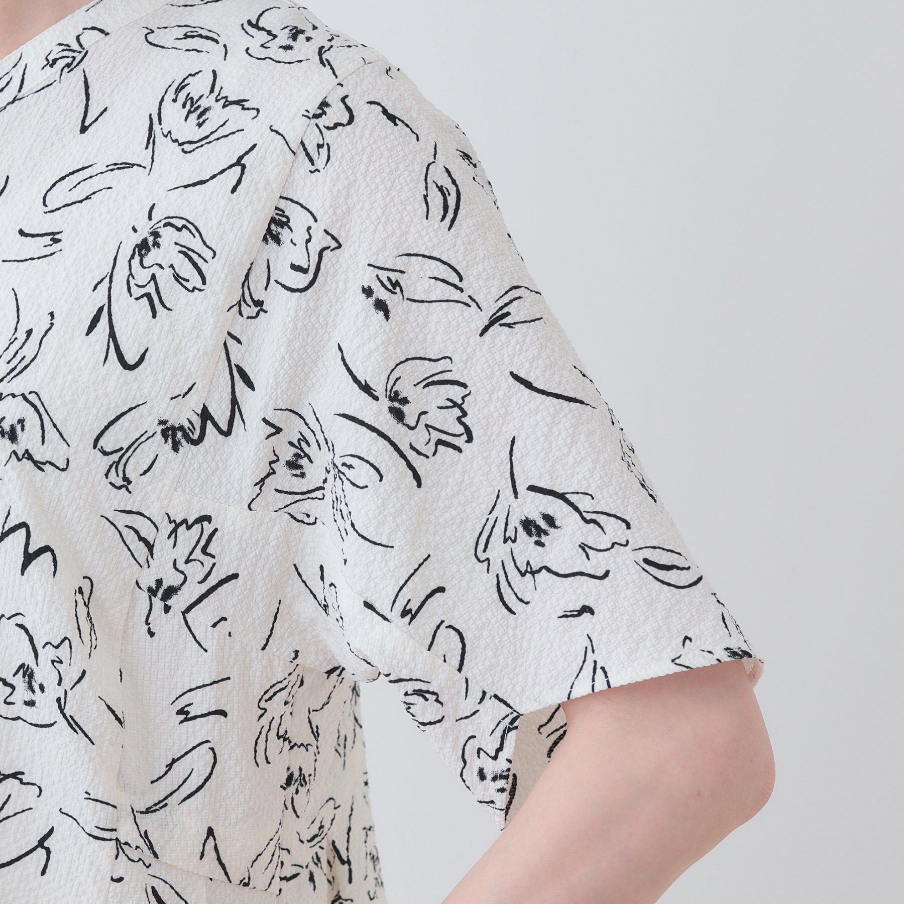 INDIVI「【洗える／UVケア／羽織り可能】フラワー柄前あきワンピース」|ワンピース|