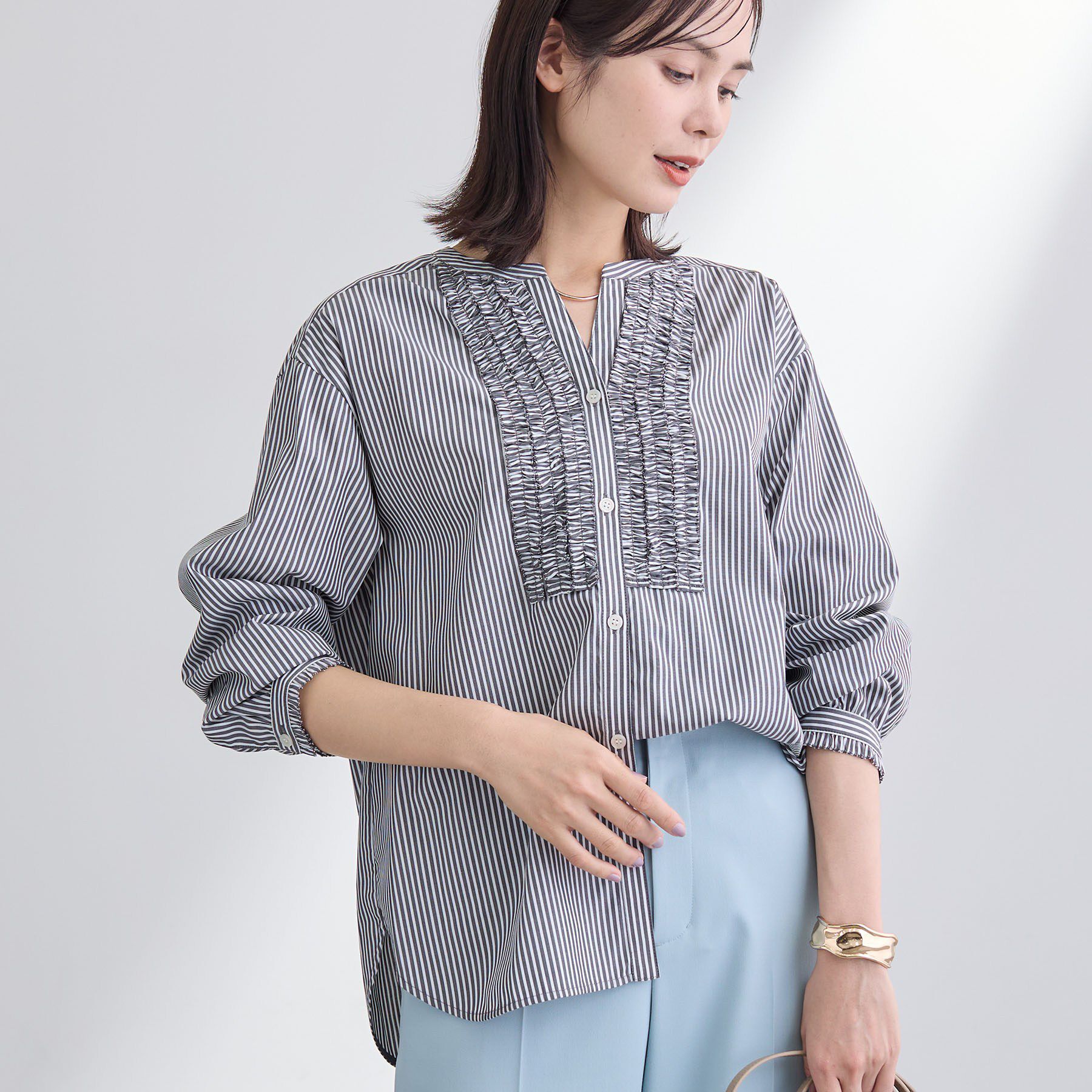 INDIVI「【洗える】胸元タックフリル長袖ブラウス」|シャツ・ブラウス|