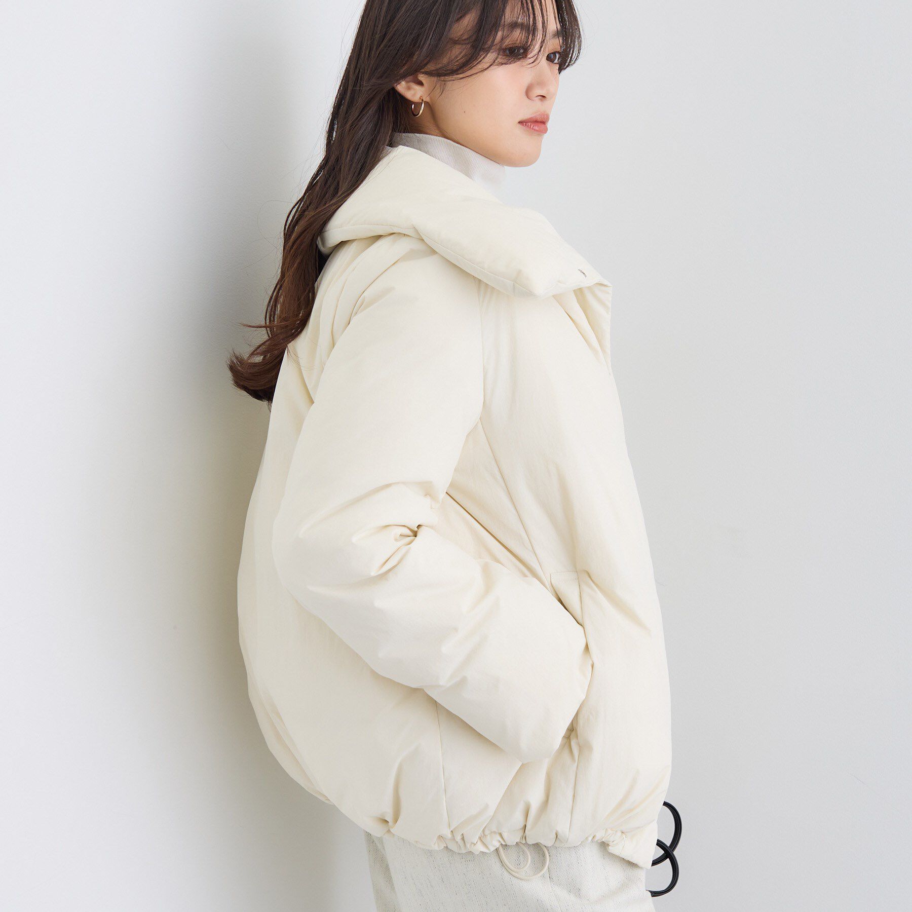 INDIVI「【撥水／洗える／デザイン衿】ステッチレス ショートダウンコート」|ダウン|