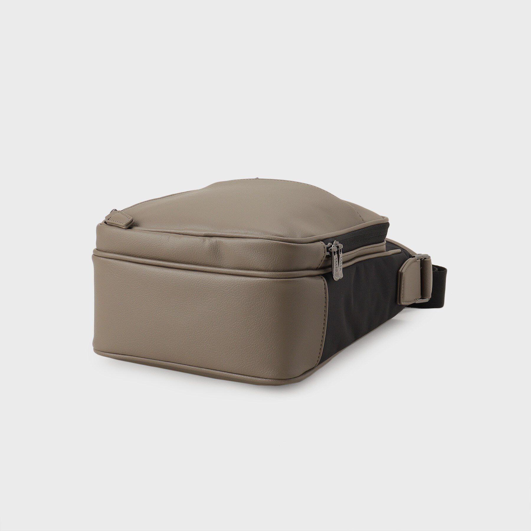 TAKEO KIKUCHI「【撥水機能】 CORDLEY（R）スマートショルダー」|ショルダー・メッセンジャー|