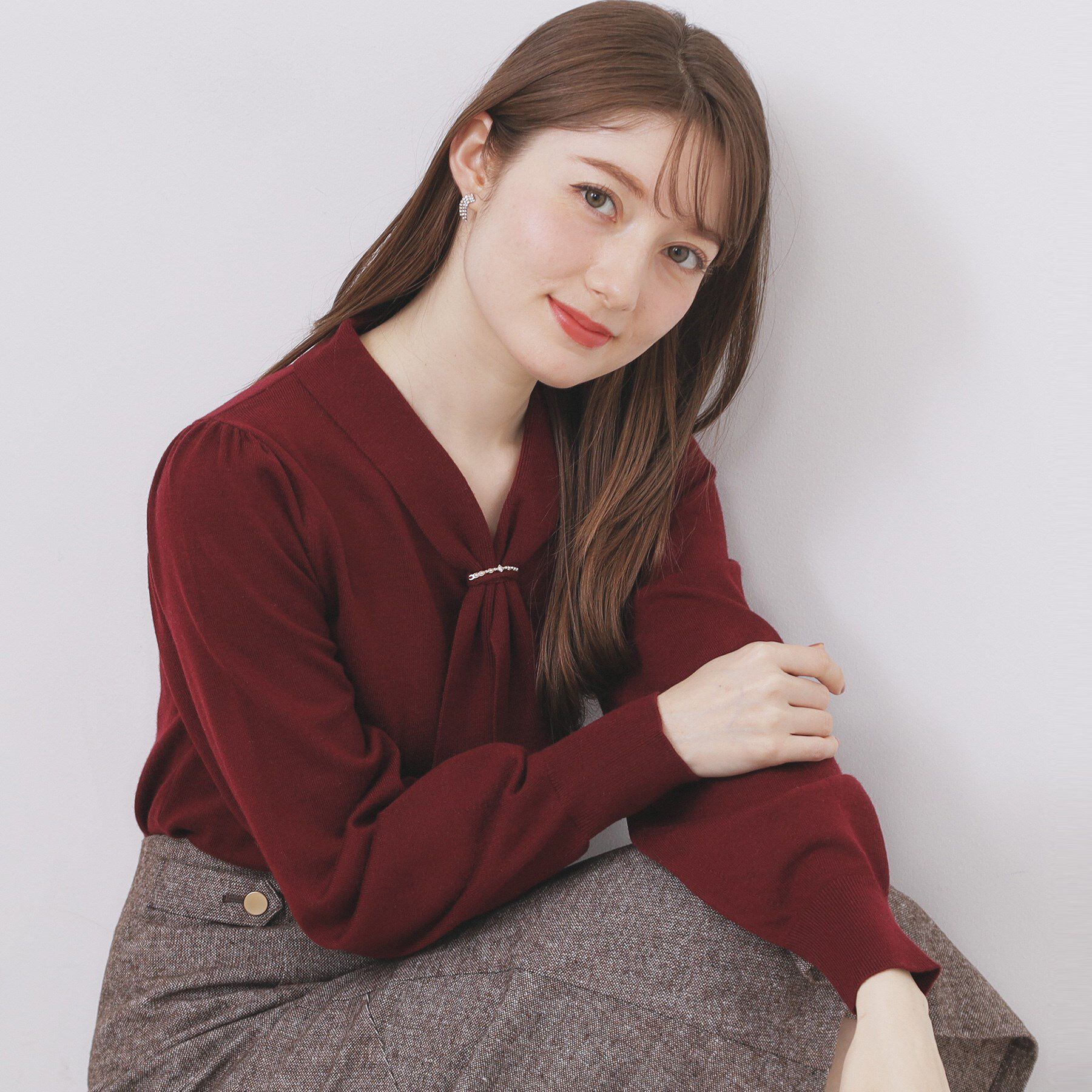 index「ゴールドパーツ付きボウタイニット【洗濯機OK】《10col/XS～LL》」|ニット・セーター|ボルドー(064)