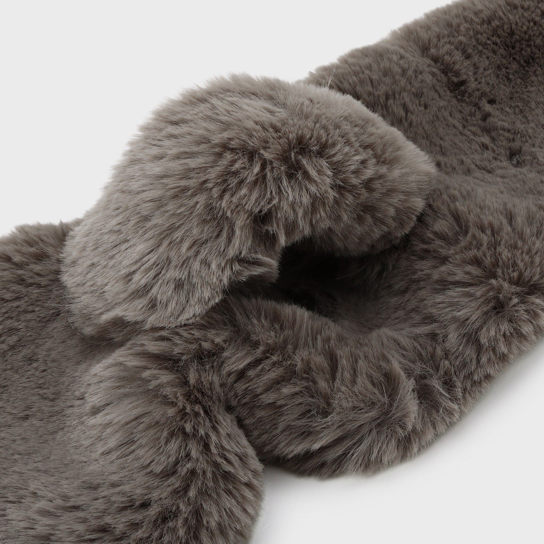 OPAQUE.CLIP「フェイクファー差し込みティペット」|ストール|