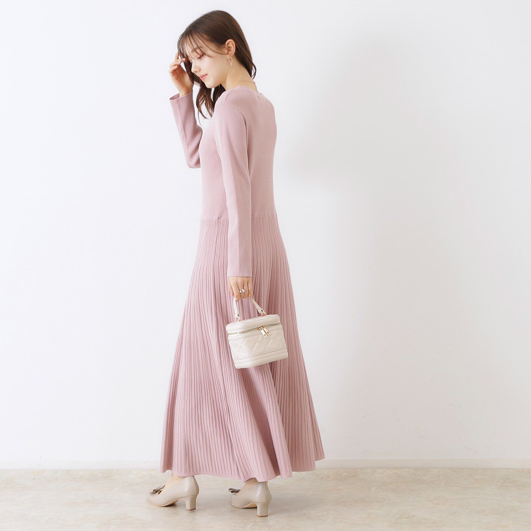 Couture broach「【上品な落ち感・美シルエット】アイレットリブデザインニットワンピース」|ワンピース|