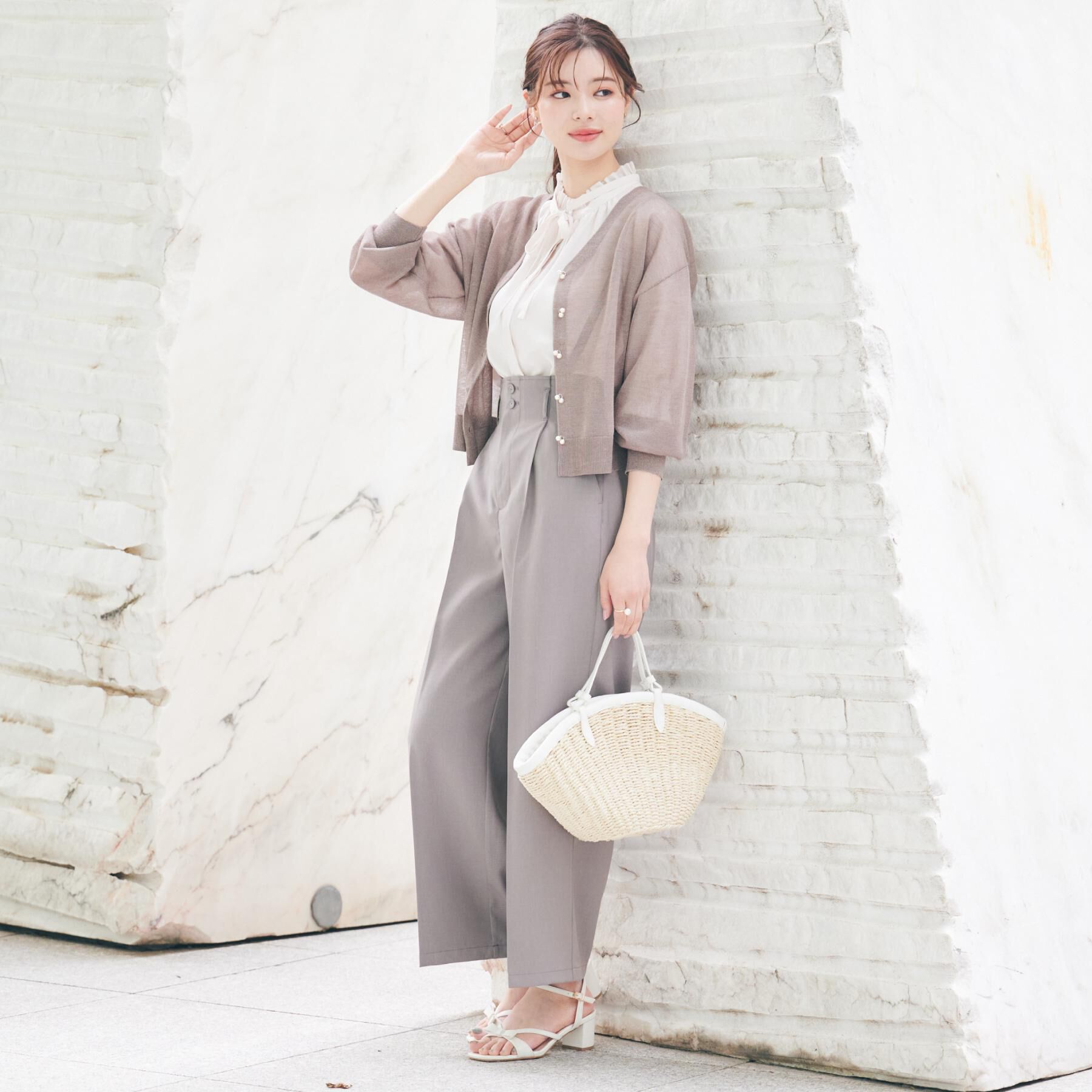 Couture broach「【上品な透け感・通勤】ダブルパール調釦シアーカーディガン」|カーディガン|